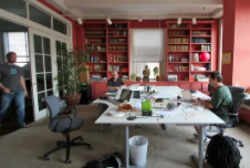 作為一家專業(yè)的品牌設(shè)計公司,他們實際上有很強的服務(wù)優(yōu)勢